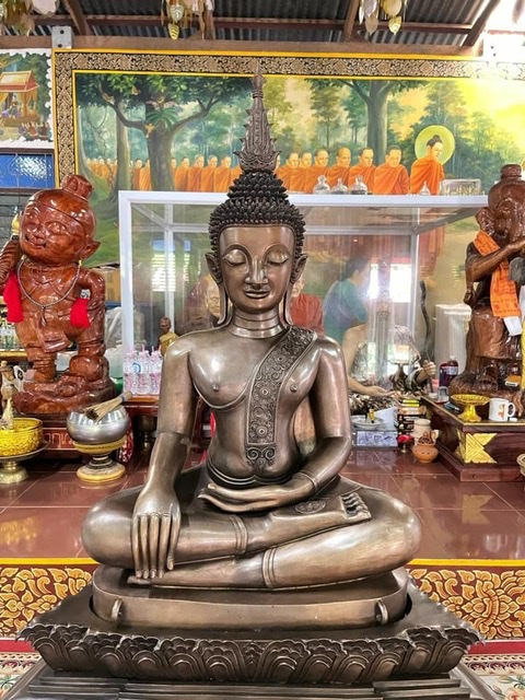 Construction of Buddha Statue at Wat Phu Noi 305-1